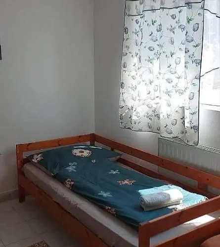 Visszavar-lak Privat Berlemeny Гостевой дом
